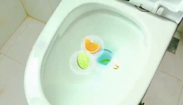 马桶两三天不刷有蓝圈咋回事,马桶三天不刷就有黄渍