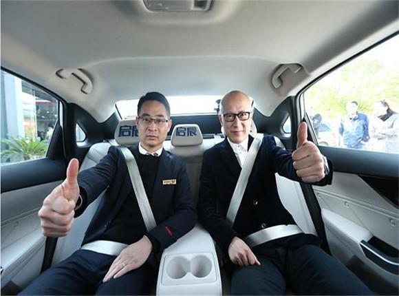 东北小伙靠视频赚了一百万,东北男子靠解说汽车赚500万元