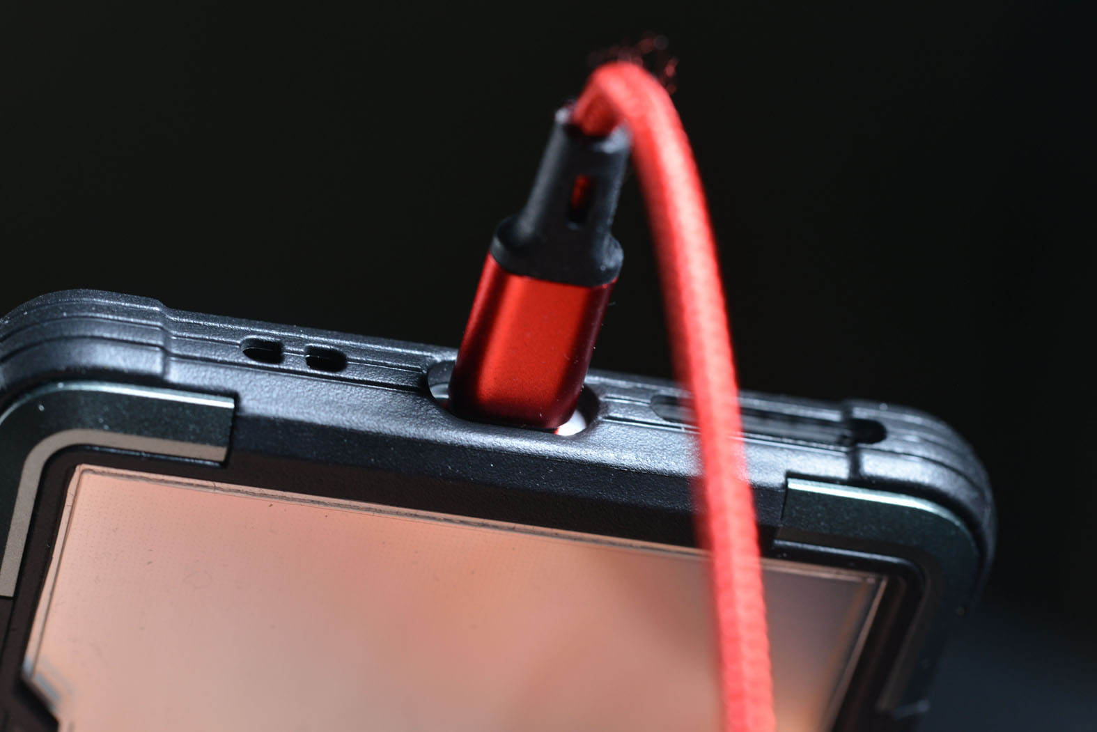 7000块的华为mate40pro,mate40pro蓝猩护甲防摔壳