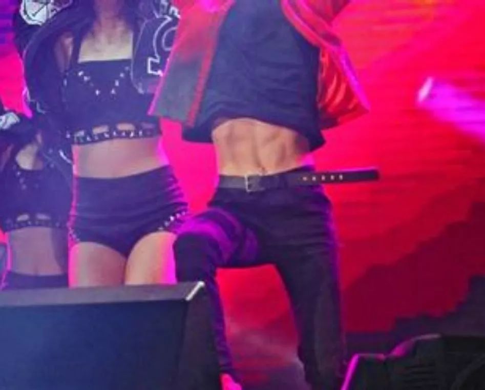 亲爱的热爱的韩商言腹肌,韩商言露出全部腹肌