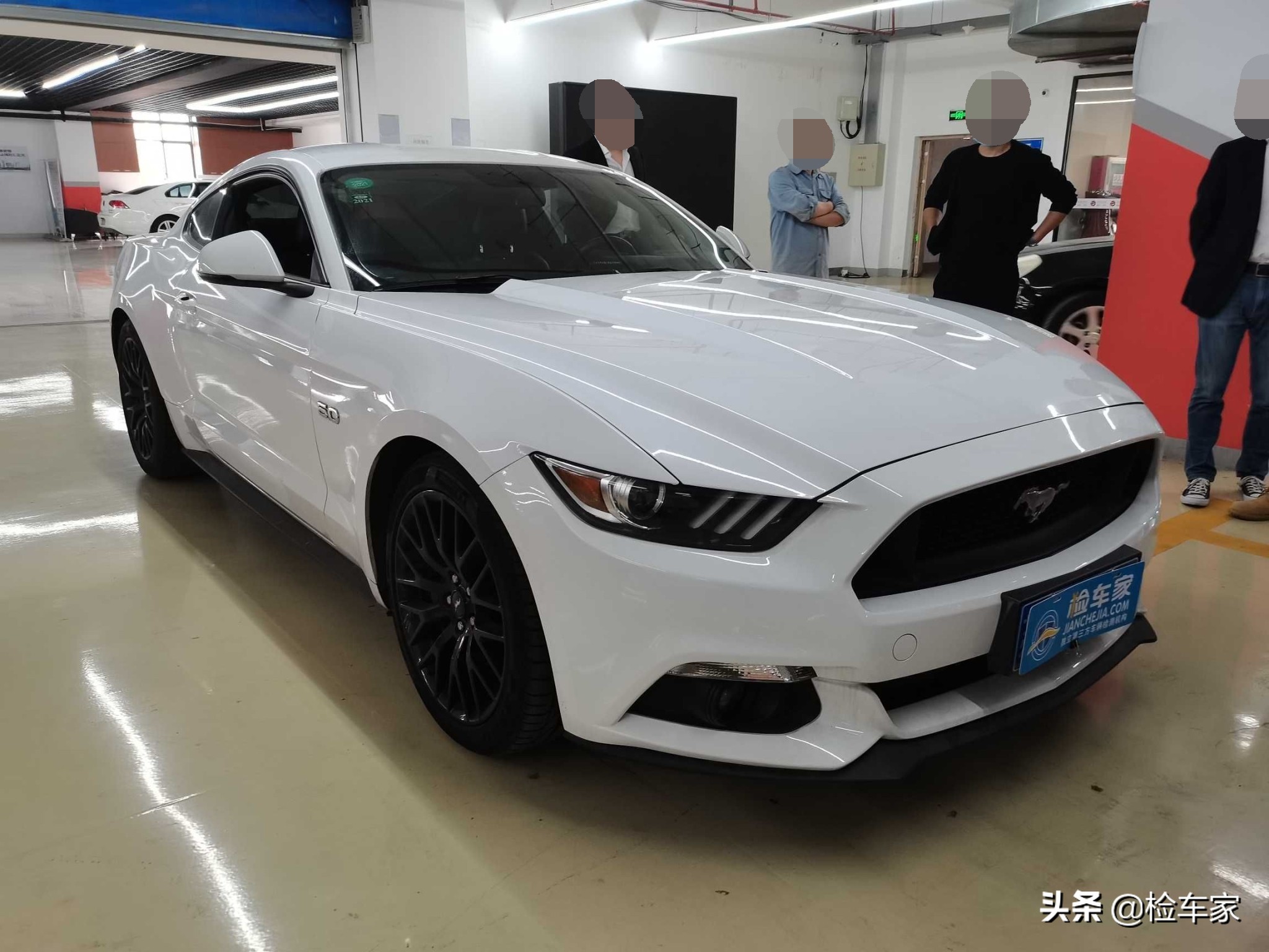 40万左右买福特老野马,50多万买野马5.0值得吗