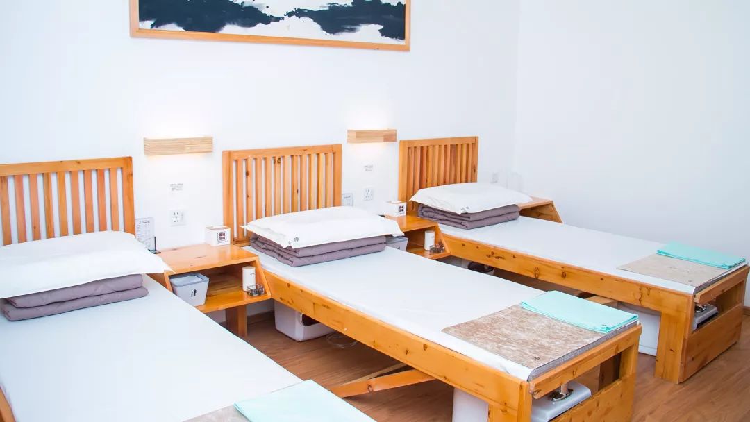 在青岛这家连锁养生馆做了个“大保健”后，我居然吃撑了