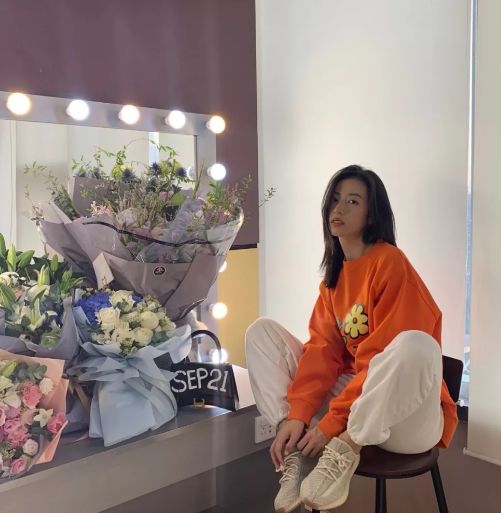 卫衣这么穿时尚百搭美貌十足,连帽卫衣文艺穿搭