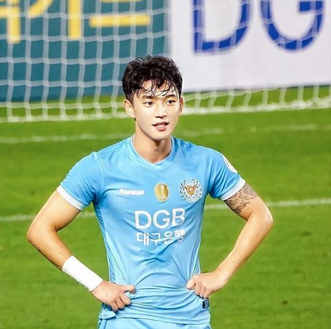 韩国足球帅哥郑胜元视频,韩国运动员郑胜元踢球视频