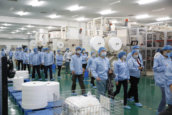 一个月换6份工作,换工作工资8000变4000