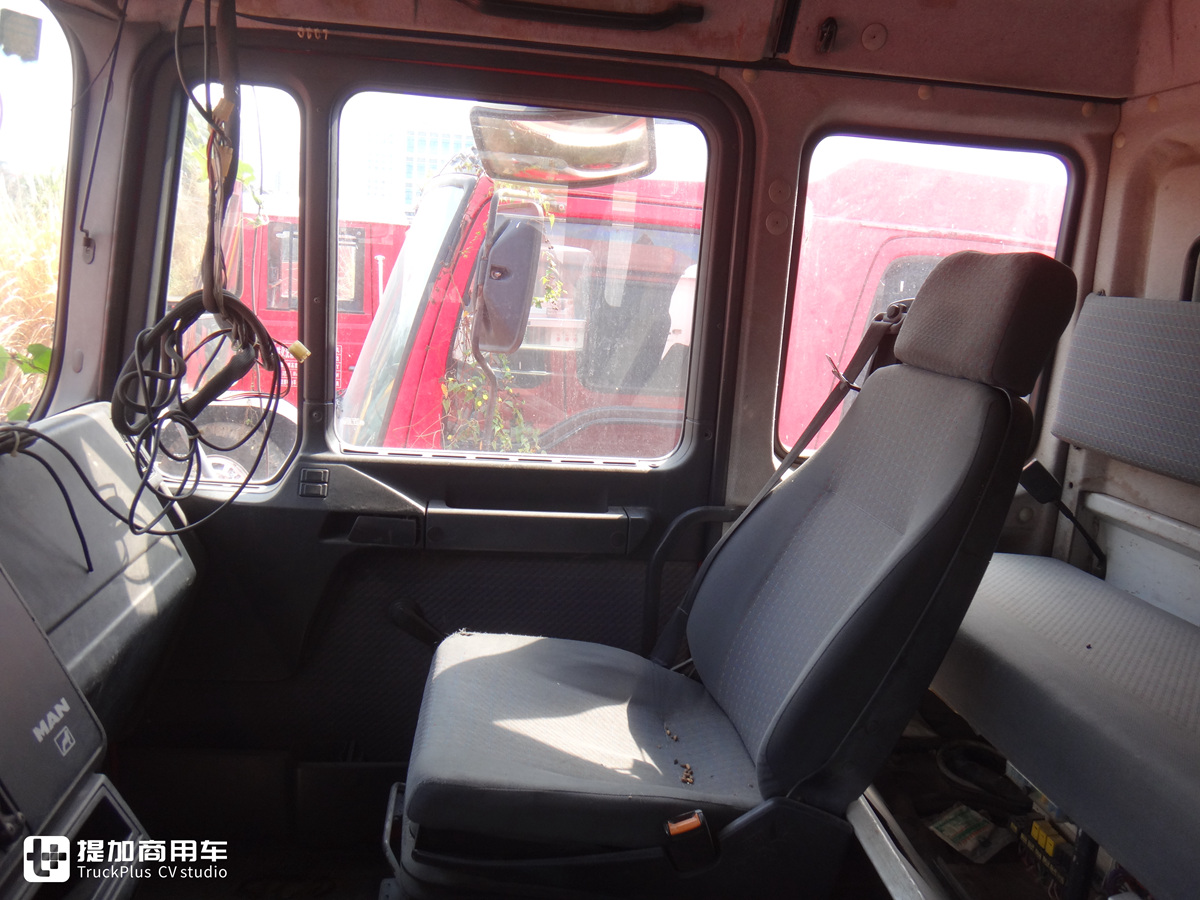 少见的斯太尔原装进口卡车实拍，底盘配置比国产的91系列给力多了