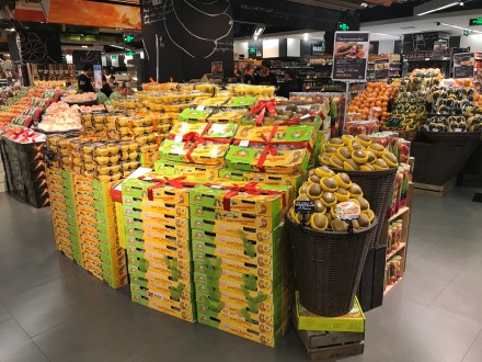 水果精品柜超市陈列图片,精品超市啤酒陈列