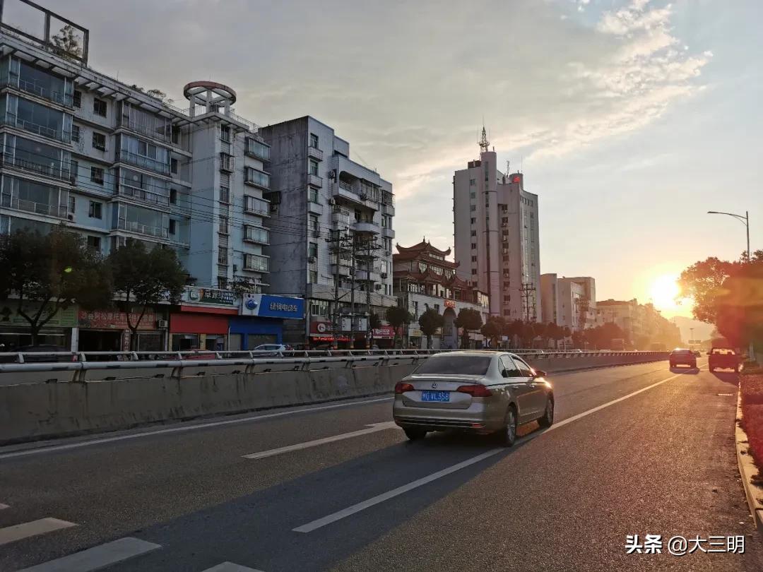 三明二中列东中学分校,三明市列东中学有分重点班吗