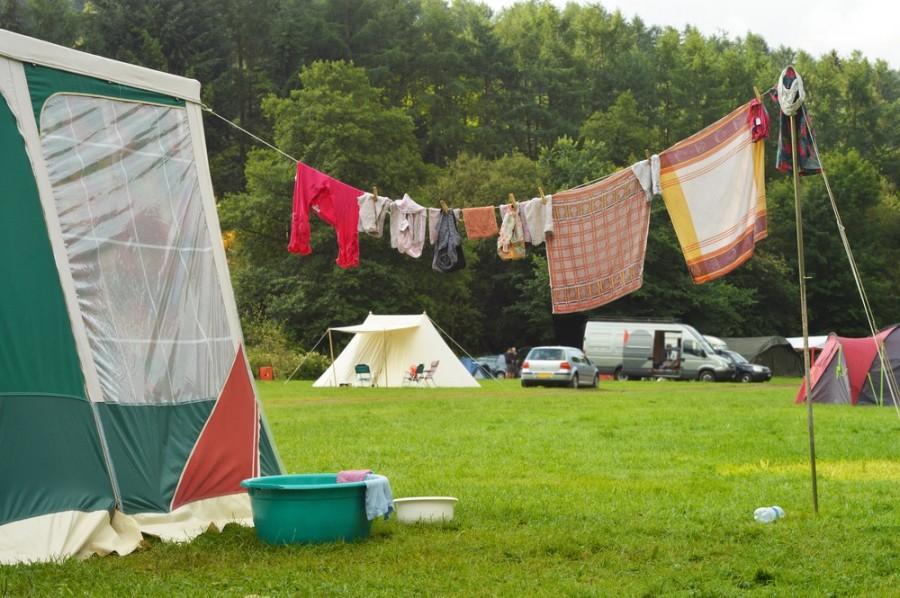 雨天露营穿什么,户外露营穿什么方便