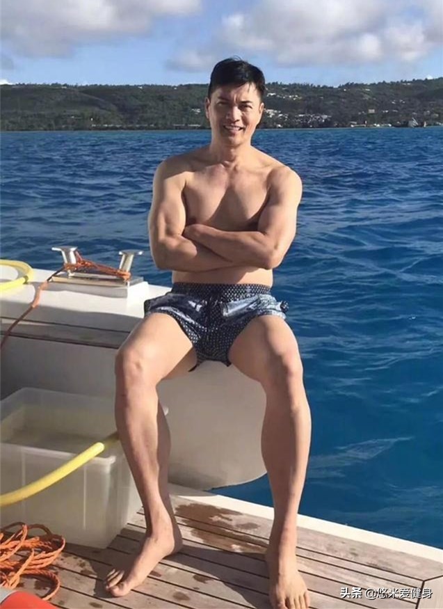 吕良伟扎马步的正确姿势减肥,62岁吕良伟保持身材如同年轻小伙