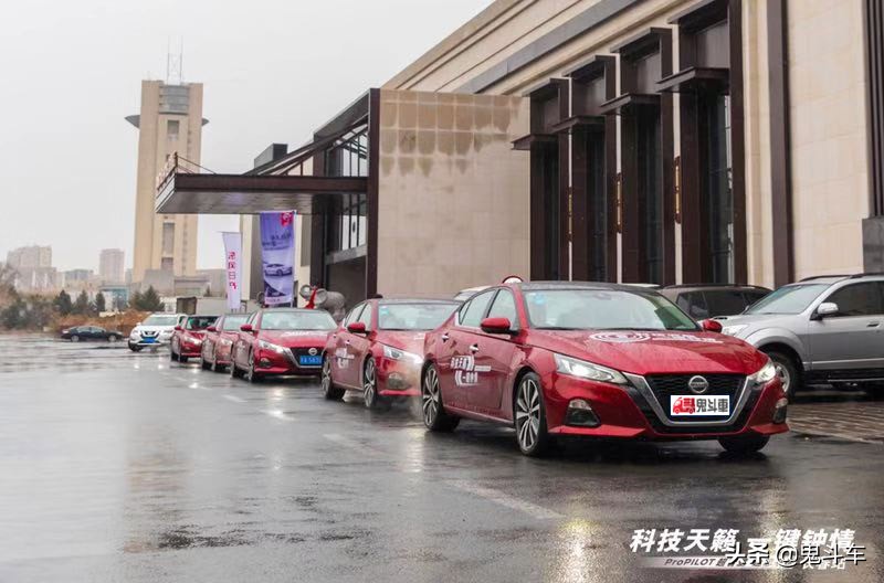 好看好开舒服的车,最新款东风日产天籁试驾视频