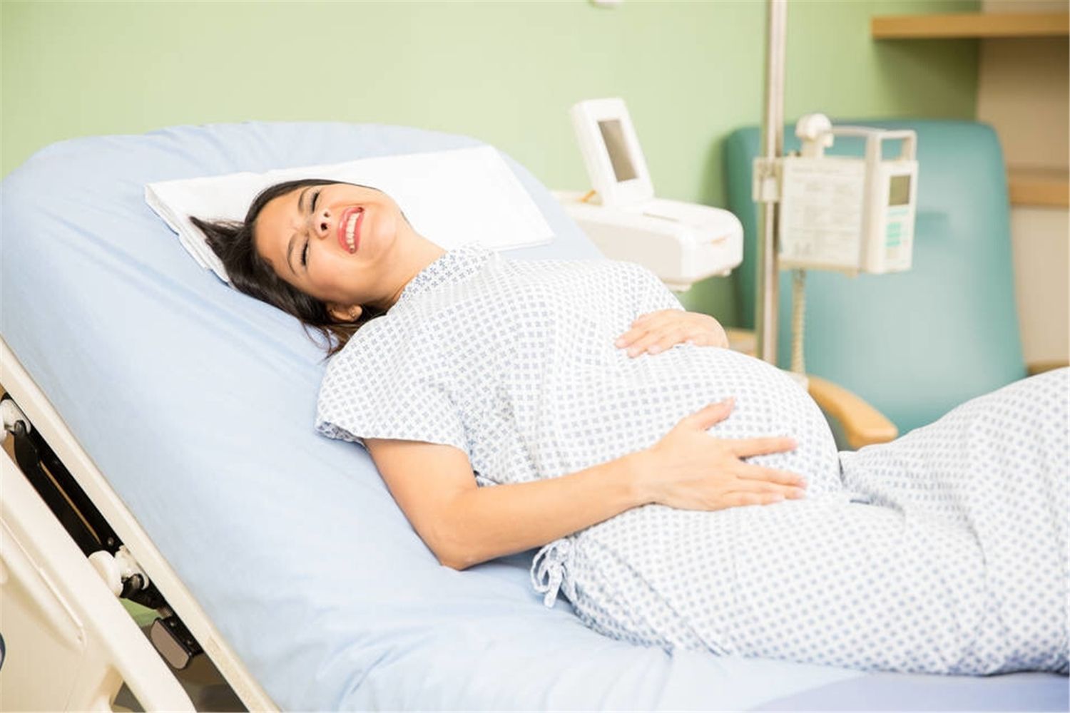 顺产和剖腹产的好处和坏处,剖腹产的好处和坏处有哪些