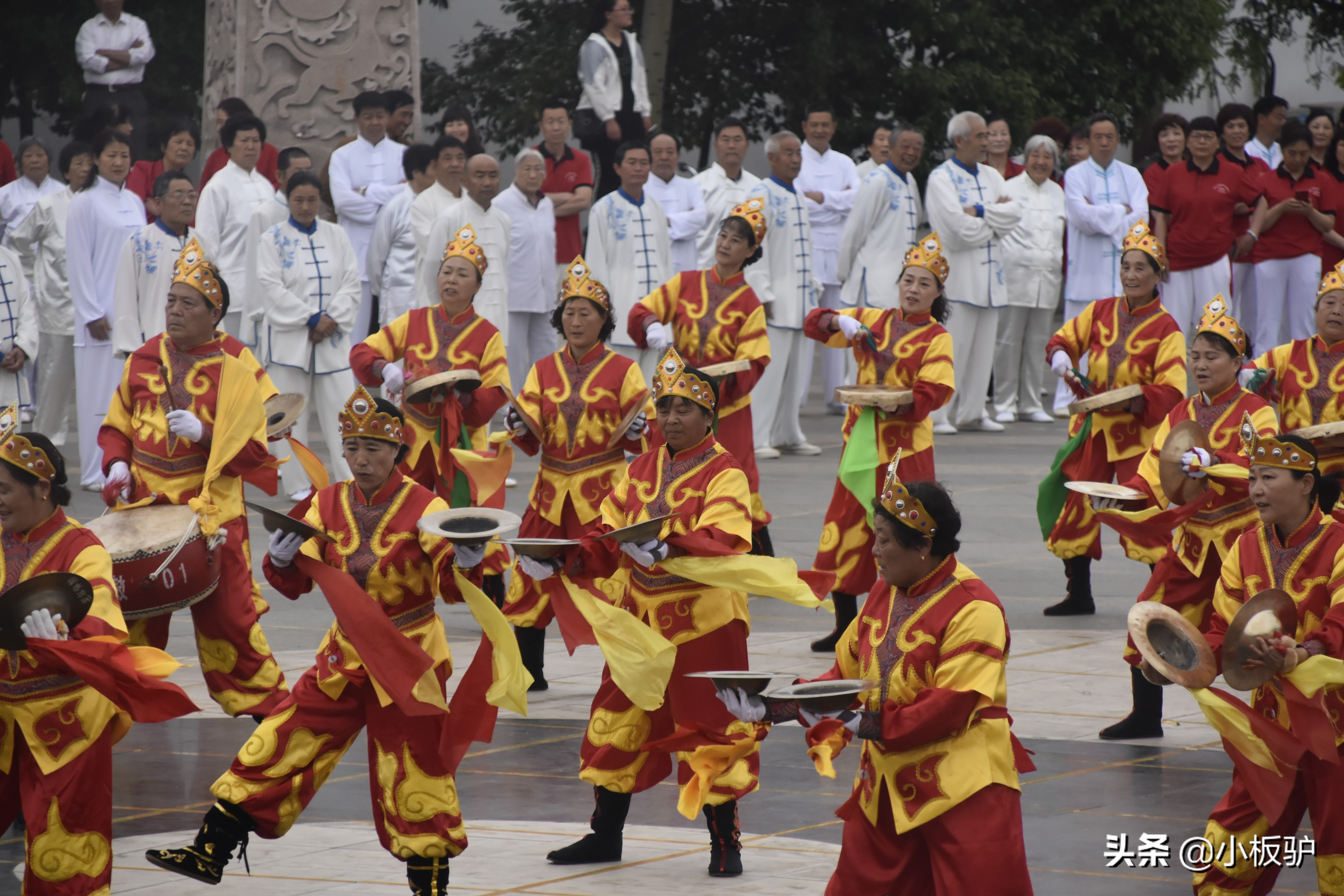 激情锣鼓表演,秧歌威风锣鼓表演完整版