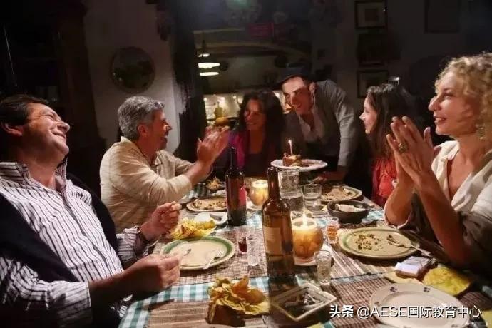 民以食为天，我以礼为先-中西方的餐桌礼仪文化