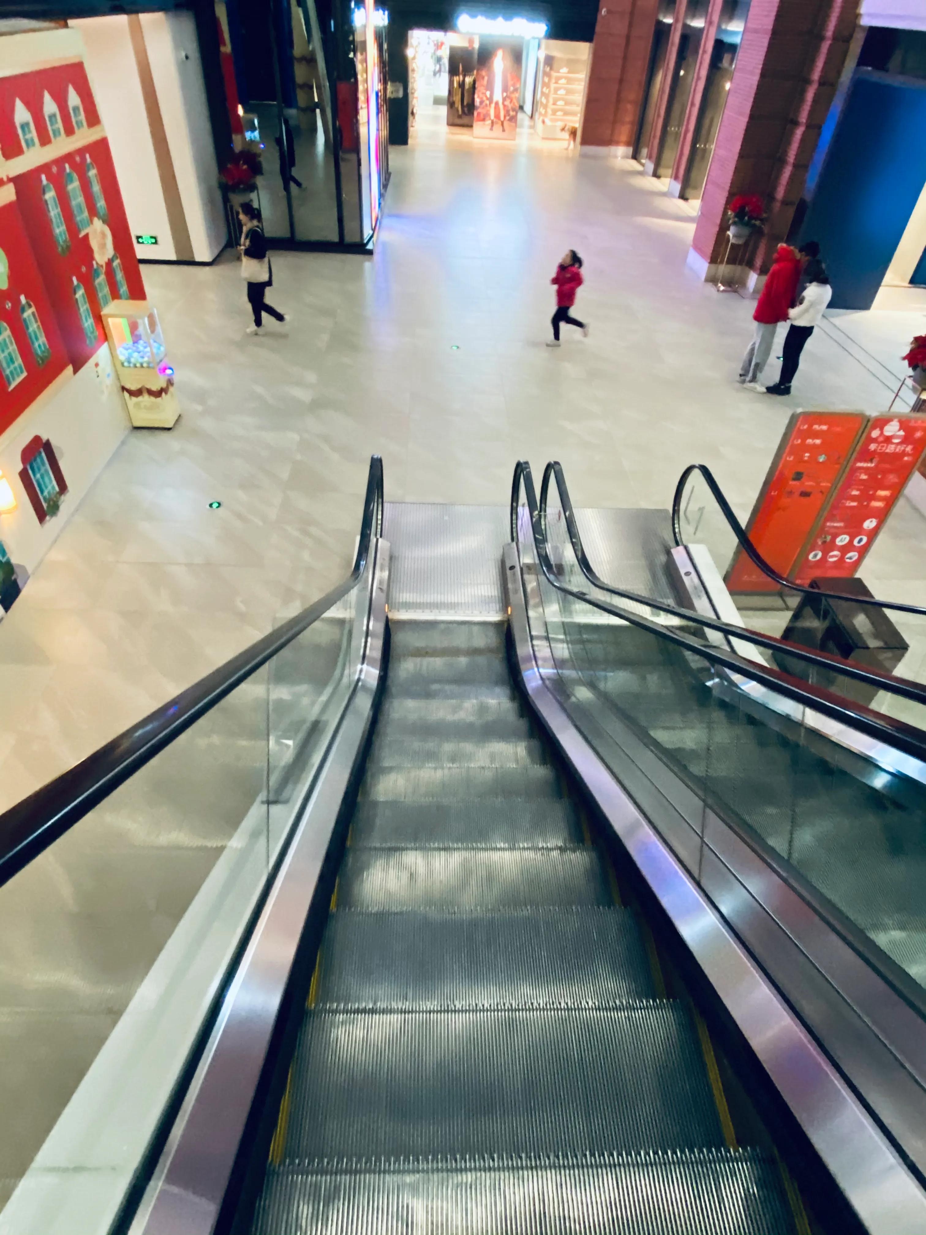 上海中环广场鬼冢虎,上海中环广场照片