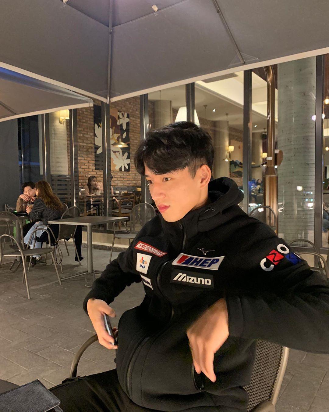 韩国足球运动员颜值爆火,男主是足球运动员韩剧