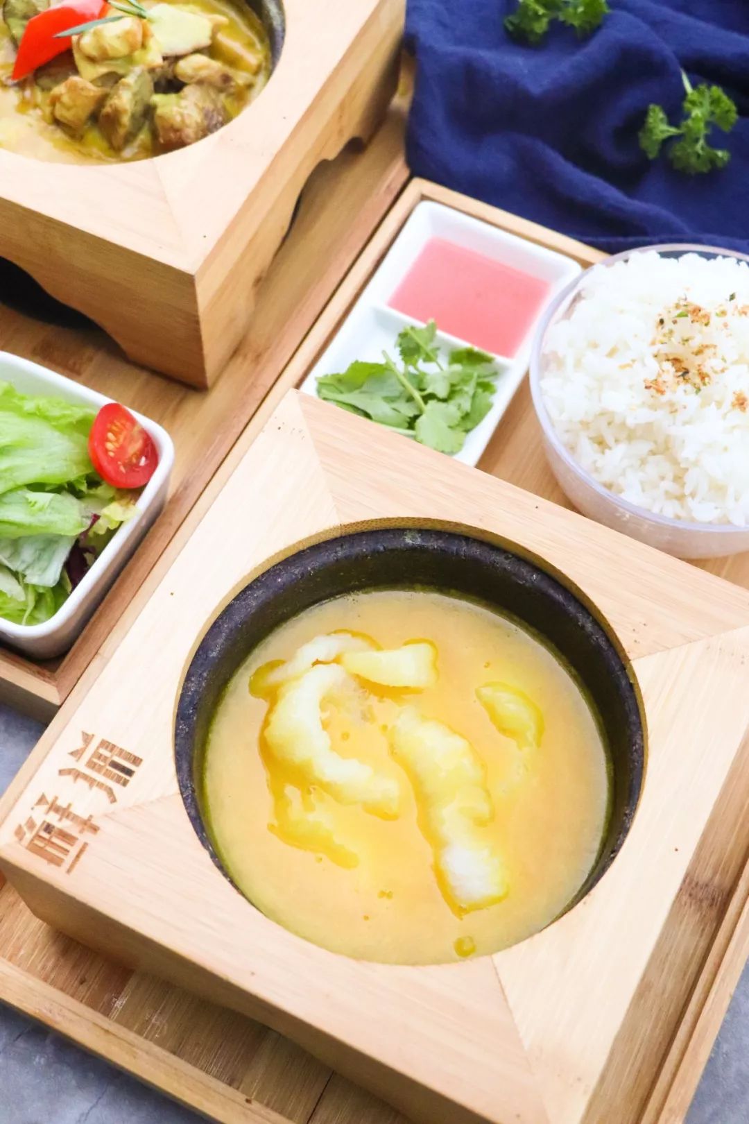 带妹子打5折!厦门点评TOP1的「仙女饭店」上新,6人只花100+