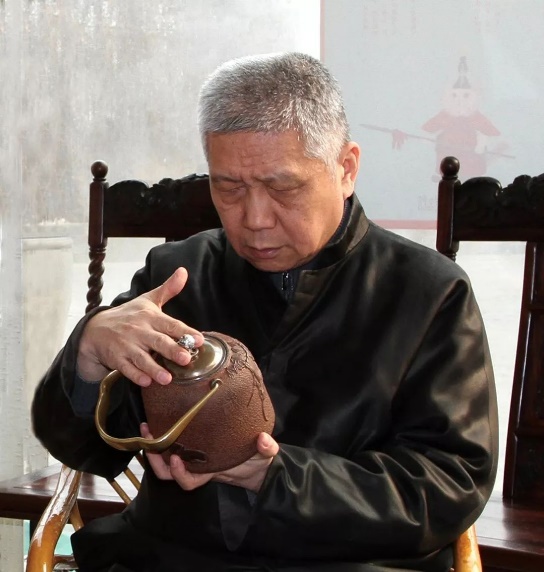 马未都家中保姆爱偷拿小东西，几次告诫后仍不改正，后来如何处理