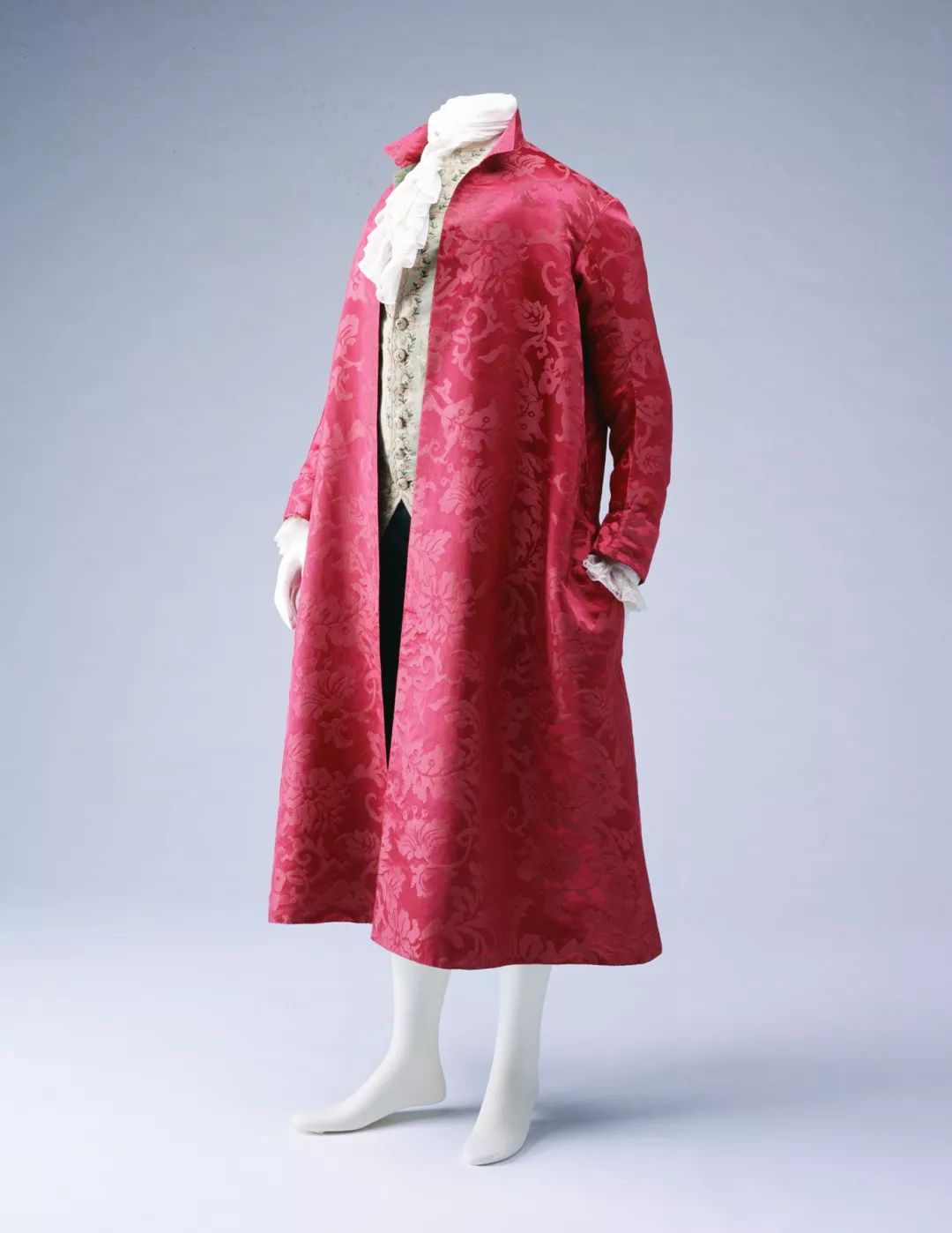 穿粉色就是娘娘腔？让小李子和猫王告诉你什么叫“油而不腻”