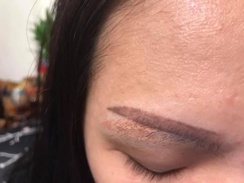 纹绣师怎么去补眉,纹绣师给自己纹眉好操作吗