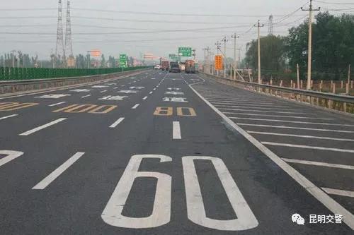 高速公路上的各种标志标线标牌,高速公路常见标志标线标牌