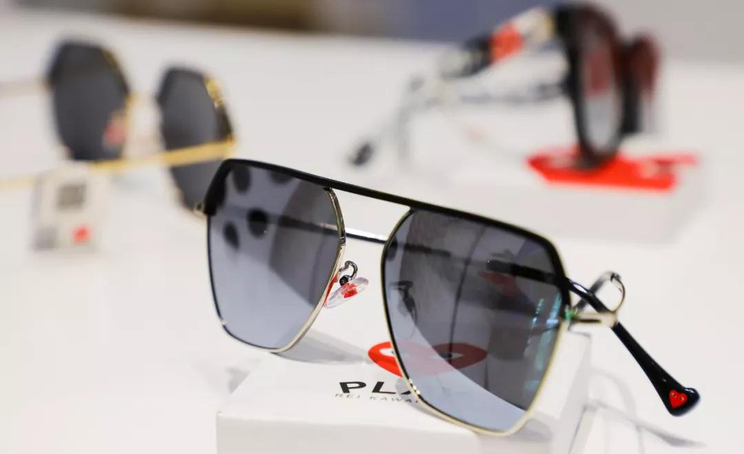 南京川久保玲眼镜专卖店,川久保玲官方旗舰店眼镜框