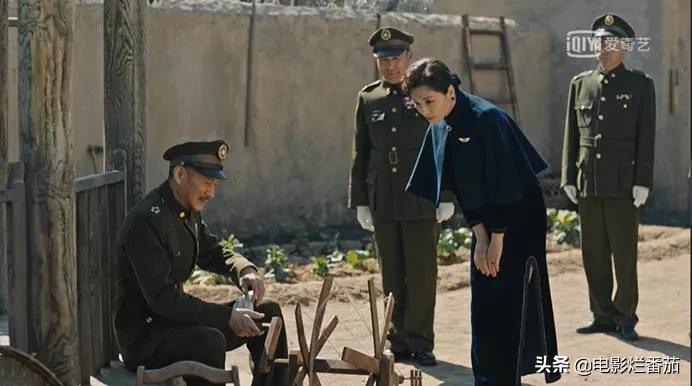 王劲松演蒋介石全身像,王劲松扮演蒋介石像吗