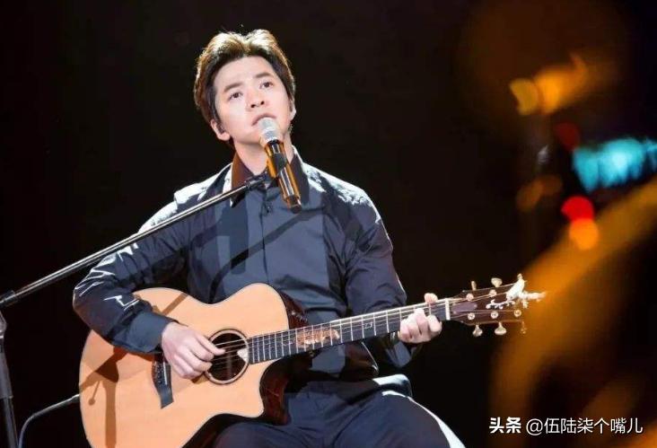 他以文艺特招生考入清华，用歌声打动无数少女，46岁成健身达人