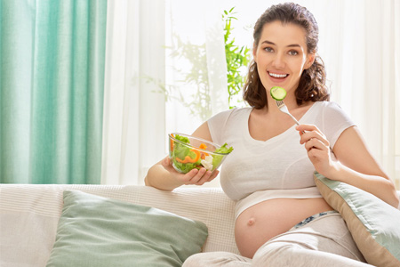 孕期长痘的正确消除方法,孕期长痘是什么原因怎么解决