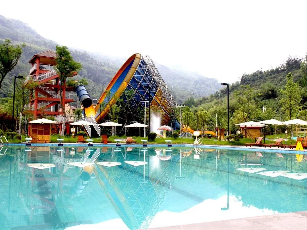 川西泡温泉看雪景,川西12月份最佳雪景泡温泉的地方