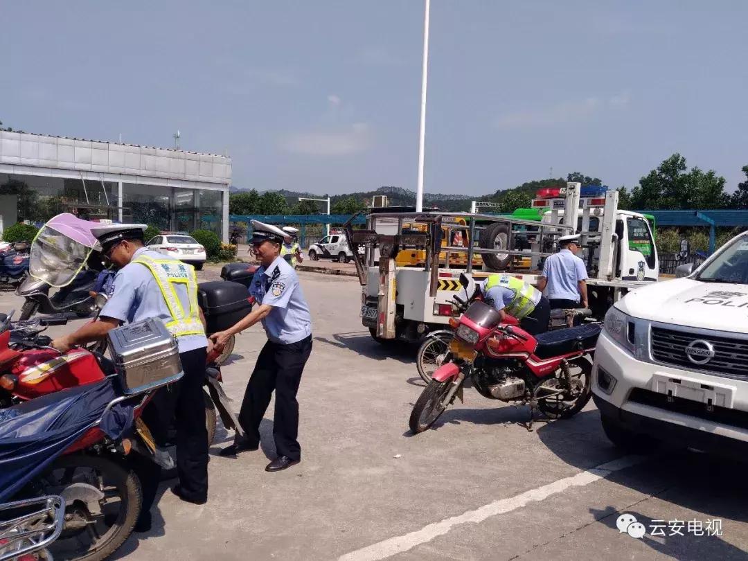 在高铁站门口停车违规吗,在高铁站外面违停