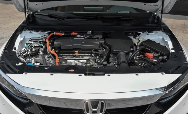 雅阁混动比燃油版油耗相差多少,雅阁phev插电混动满电油耗