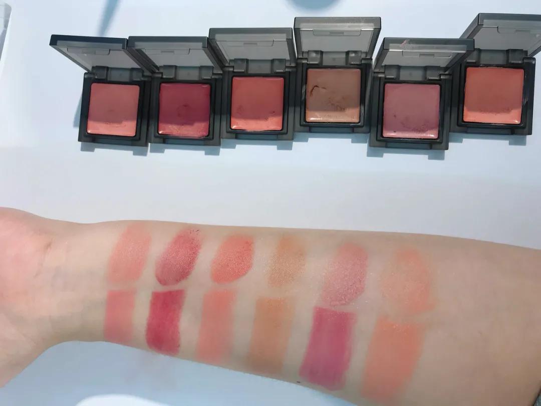 夏日的浪漫洗衣液香味持久留香,真丝护色洗衣液桑蚕丝专用