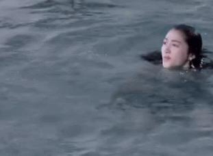 鹿晗关晓彤官宣戴的手表,鹿晗和关晓彤同款项链