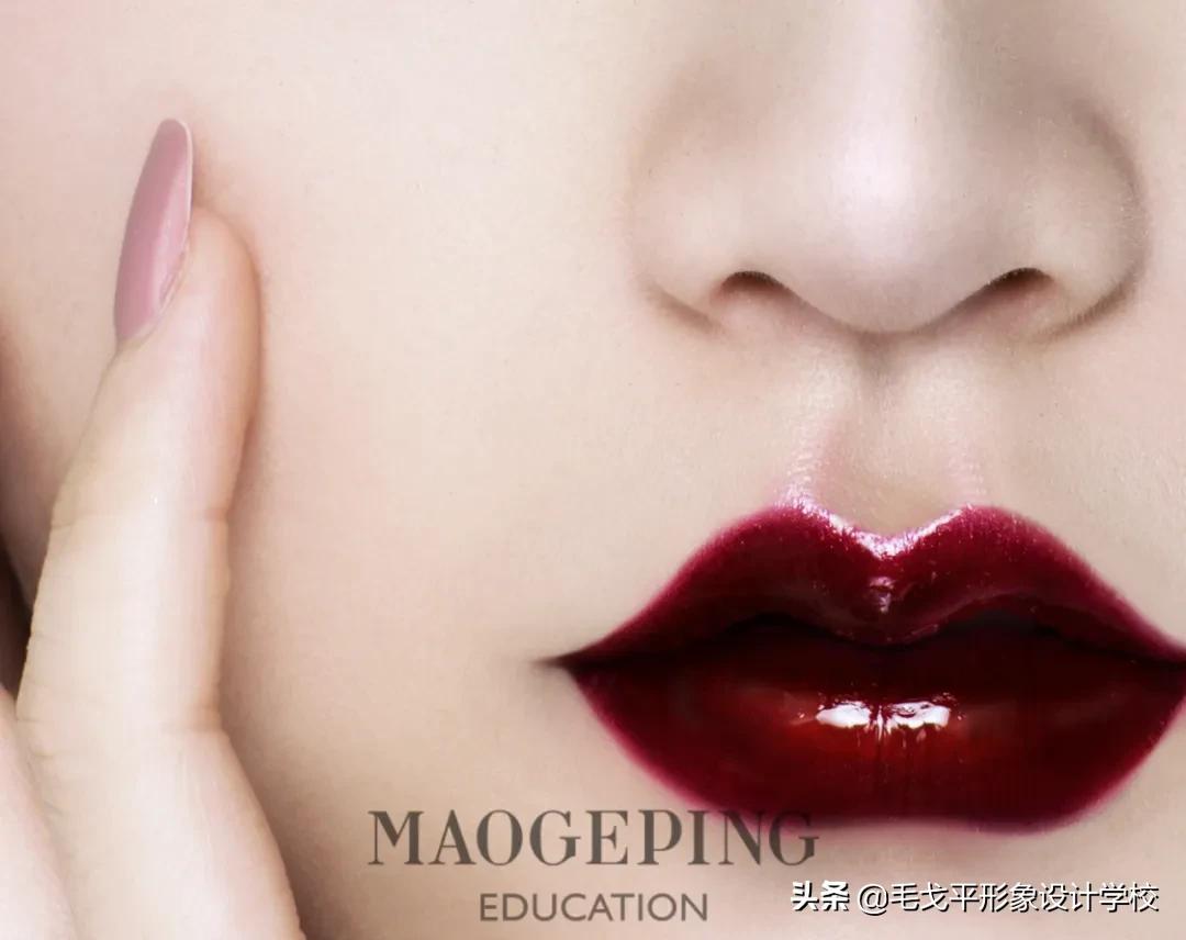 马克笔画画古风动漫人物简单可爱,教你画古风动漫人物