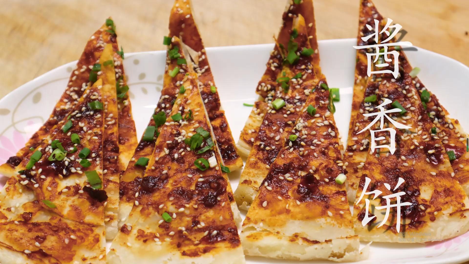 小吃摊酱香饼,正宗酱香饼街头小吃