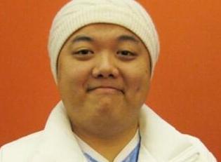 他最穷时全身上下只剩9块钱,坦承前辈的两个提醒,改变了他的一生