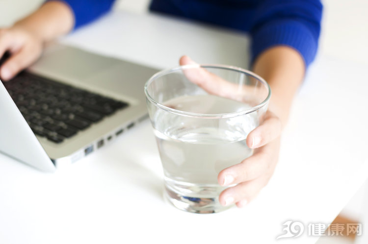 尿液发黄是什么疾病导致,尿液过黄如何调理