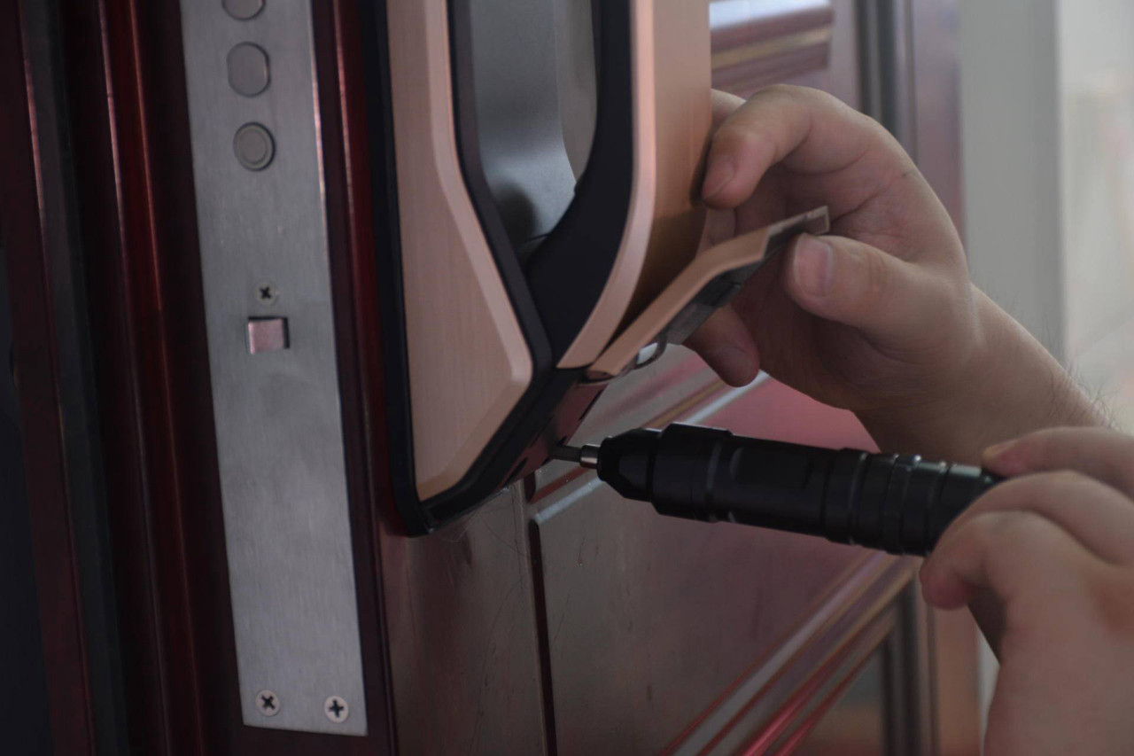 指静脉智能锁比指纹锁更安全吗,智能指纹锁自己设置最安全的方法