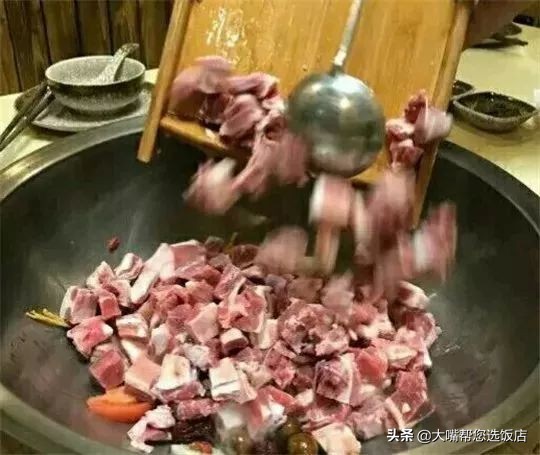 吃在中国的美味,中国美食大锅炖鱼