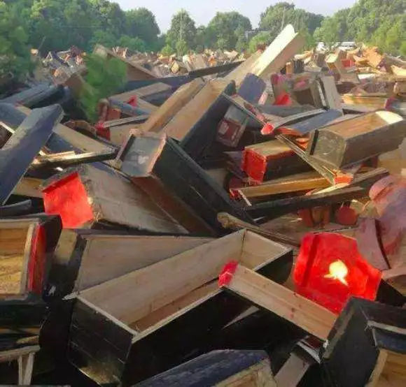 棺木流入南康市家具市场,棺材加工成家具出售