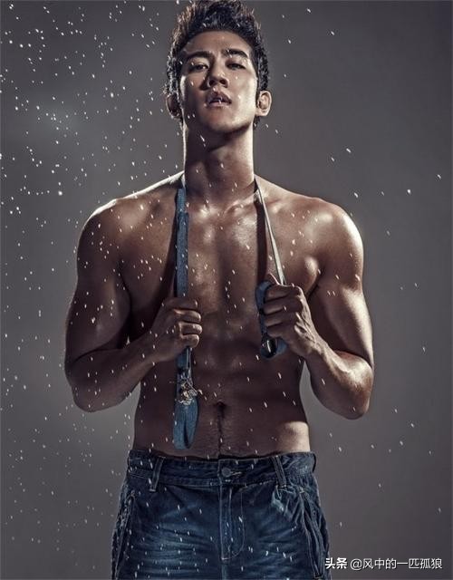 娱乐圈有八块腹肌的男明星,娱乐圈的腹肌男