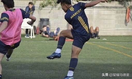 留洋确诊小将疑遭谩骂！哥哥回击：他才17岁！回国后主动申报症状