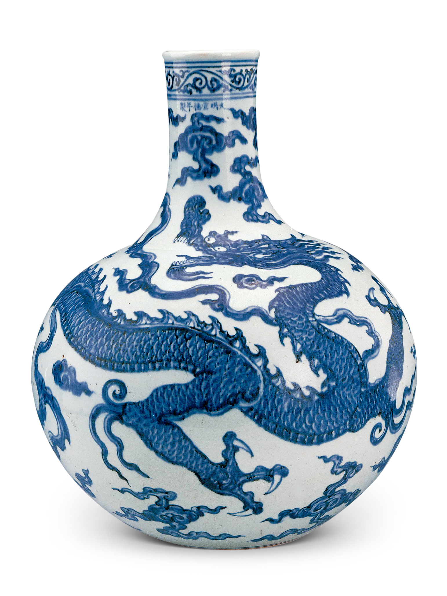 明代各时期的青花瓷都有什么特征,明崇祯时期青花瓷器底部的特点