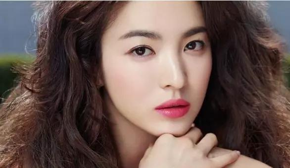 肖战戴的伯爵，宋慧乔戴的尚美巴黎，为何“输”给了于谦的翡翠？