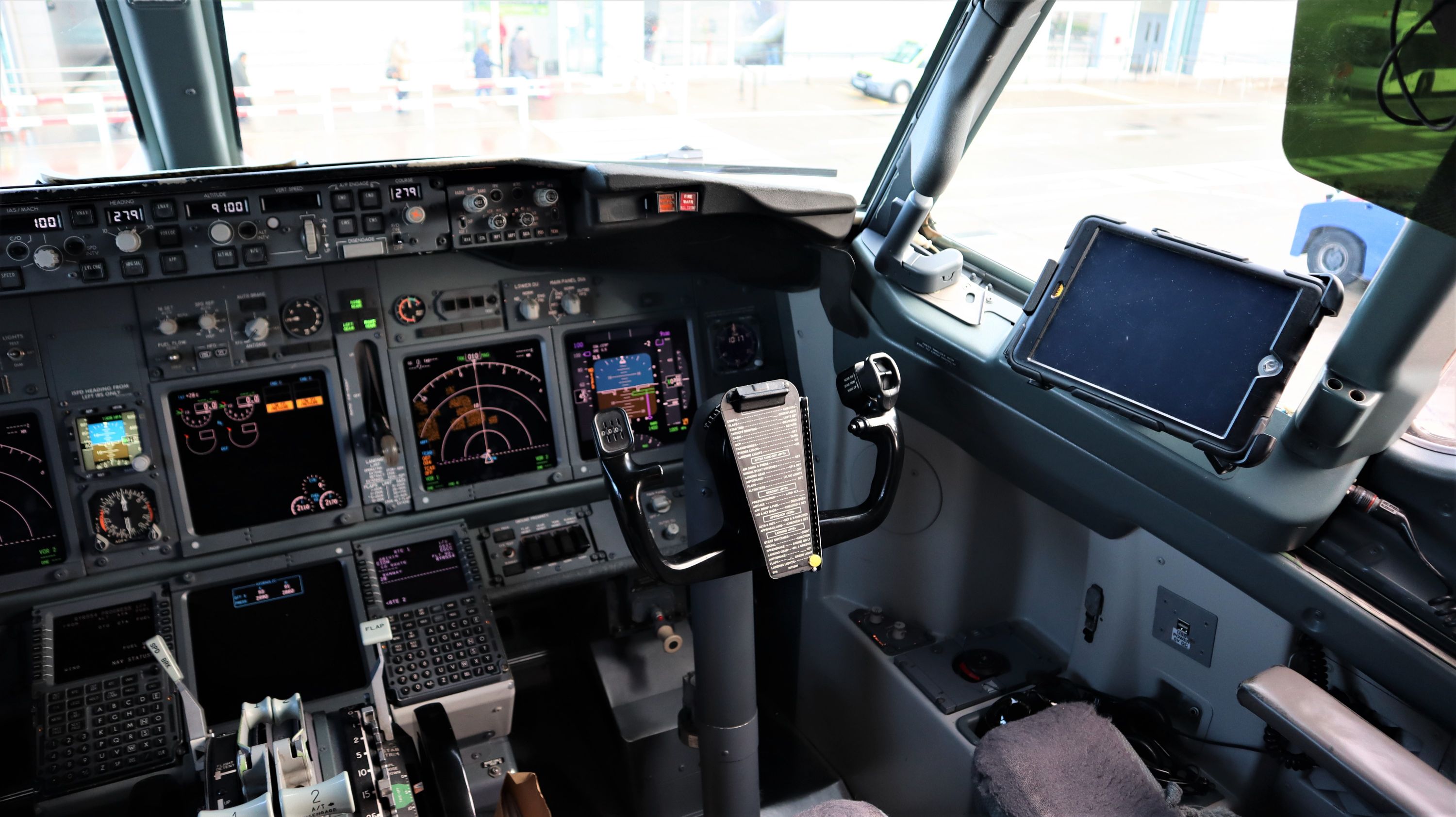 票价100块的欧洲超短线！座椅比国内廉航还窄，坐几分钟都受不了