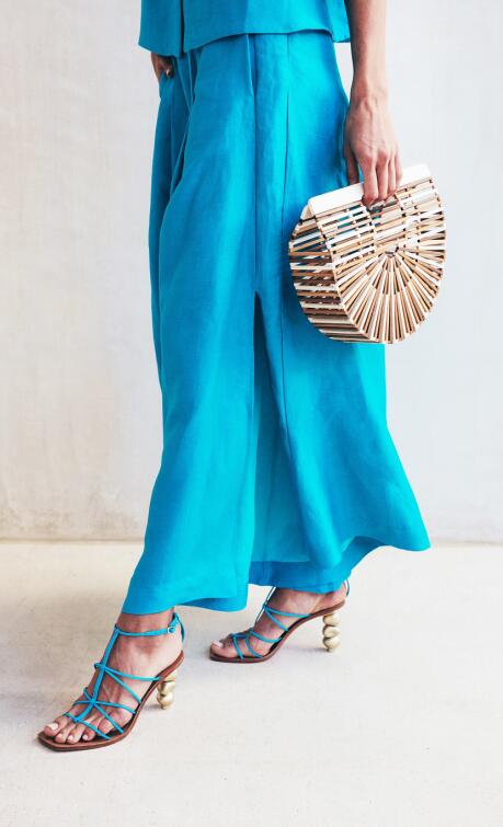 一款很潮的凉鞋,有没有很好看很潮的凉鞋推荐一下