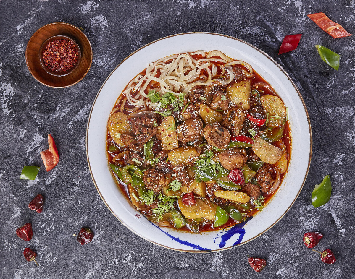 人均15元回头率高达98%,这家摇滚炒鸡河南人究竟有多爱