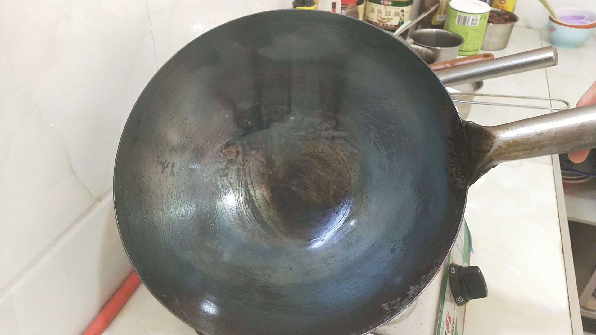 刚买的锅要怎么弄才不粘锅,刚买的锅要怎么弄不生锈