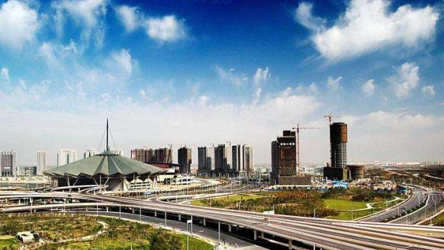 武汉和郑州谁的交通地位更重要,郑州城市交通有多厉害